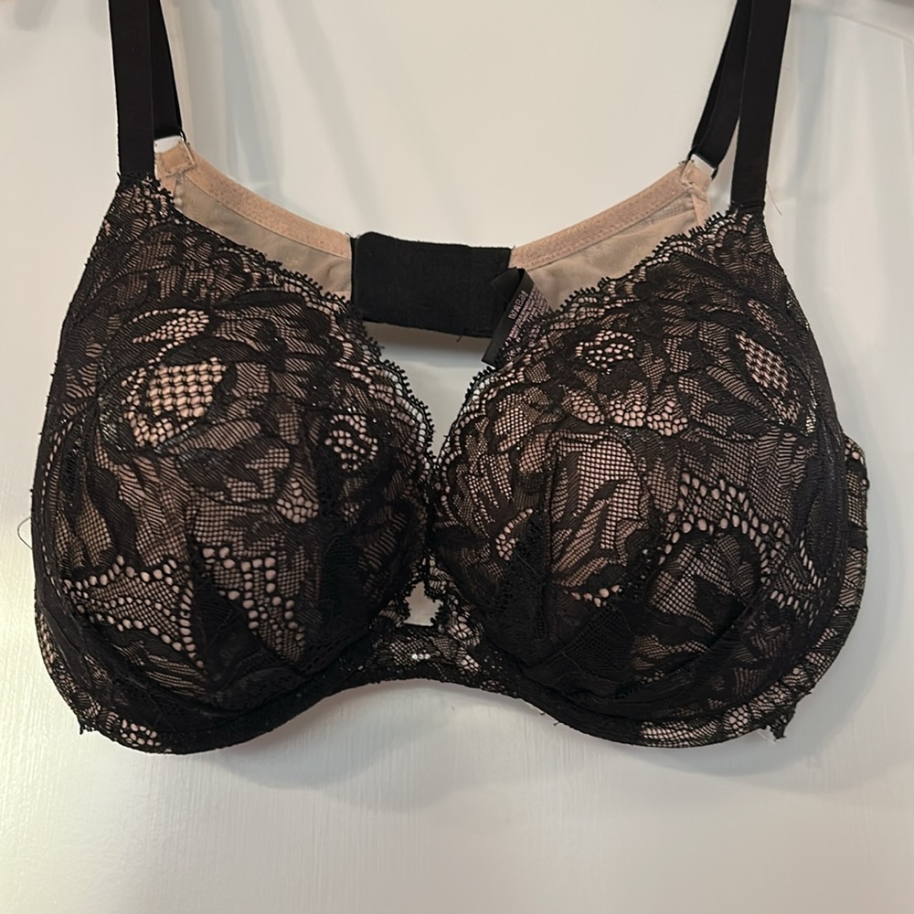Victoria’s Secret plunge lace bra - 38C